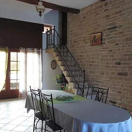 Le Champ Bed & Breakfast 3*