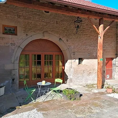 Le Champ Bed & Breakfast 3*